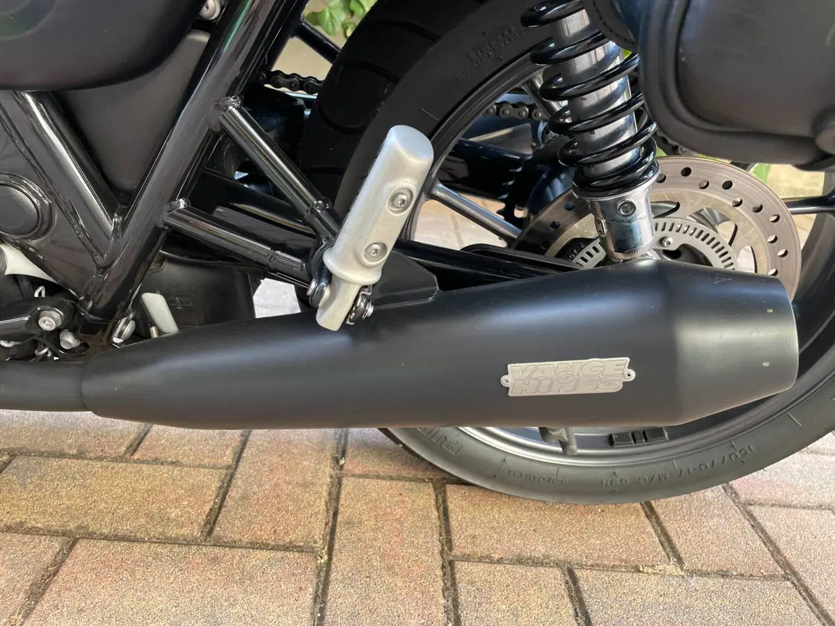 Triumph Street Twin 900 (2017 - 18) (7)