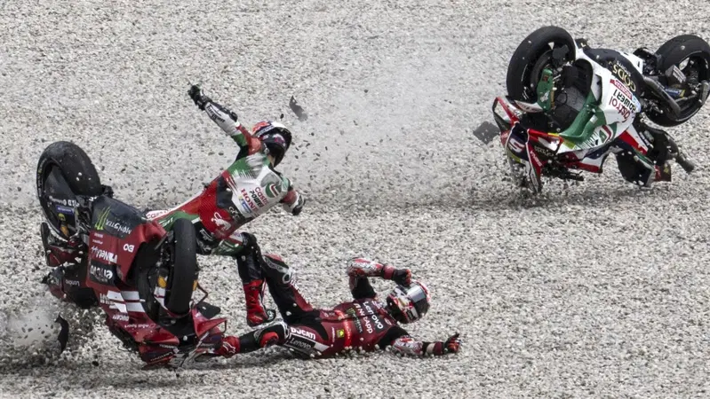 MotoGP 2026. Met&agrave; stagione e 10 piloti su 22 sono finiti sotto ai ferri o si sono rotti. Va bene cos&igrave;?