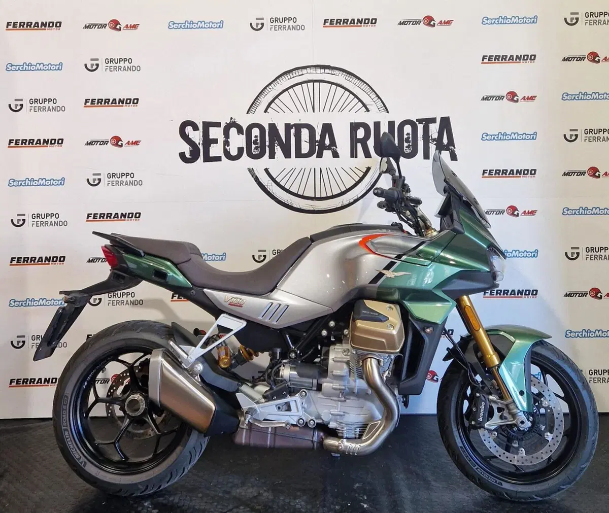 Moto Guzzi V100 Mandello (2022 - 24)