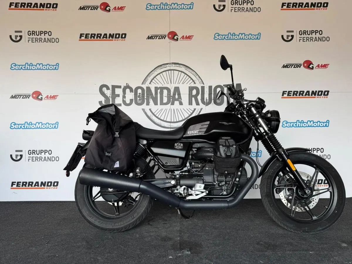 Moto Guzzi V7 Stone (2021 - 24)
