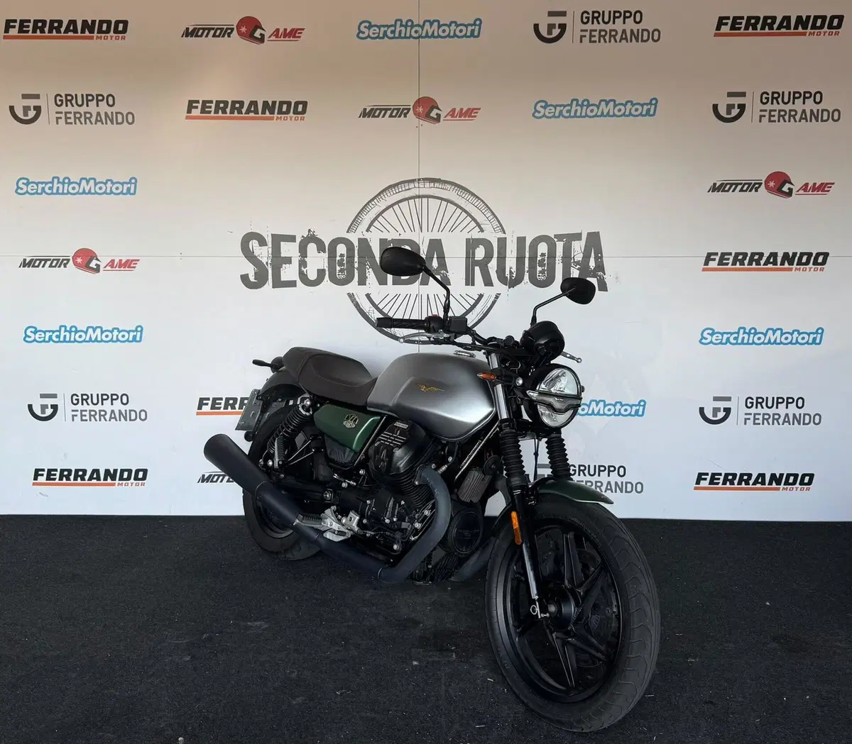 Moto Guzzi V7 Stone Centenario (2021 - 22) (2)