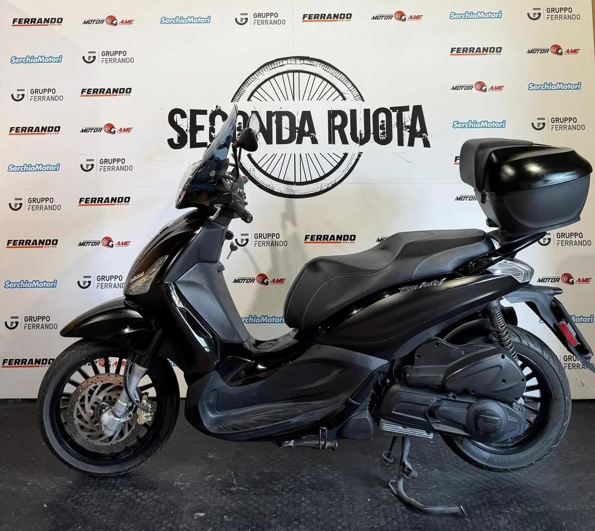 Piaggio Beverly 300 i.e. ABS-ASR (2016 - 20) (2)