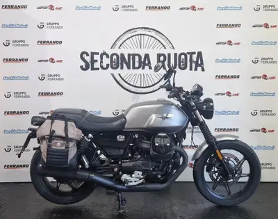 Moto Guzzi V7 Stone (2021 - 24) usata