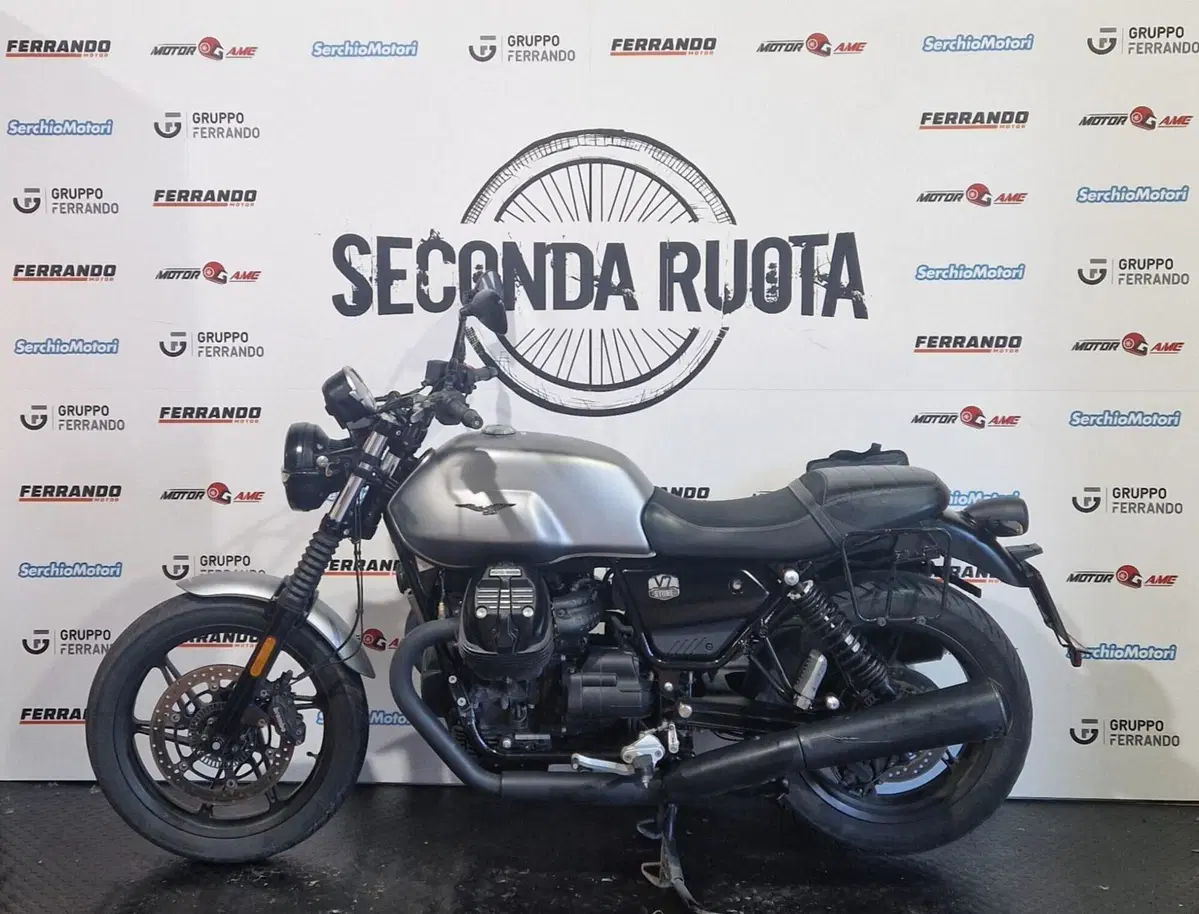 Moto Guzzi V7 Stone (2021 - 24) (2)