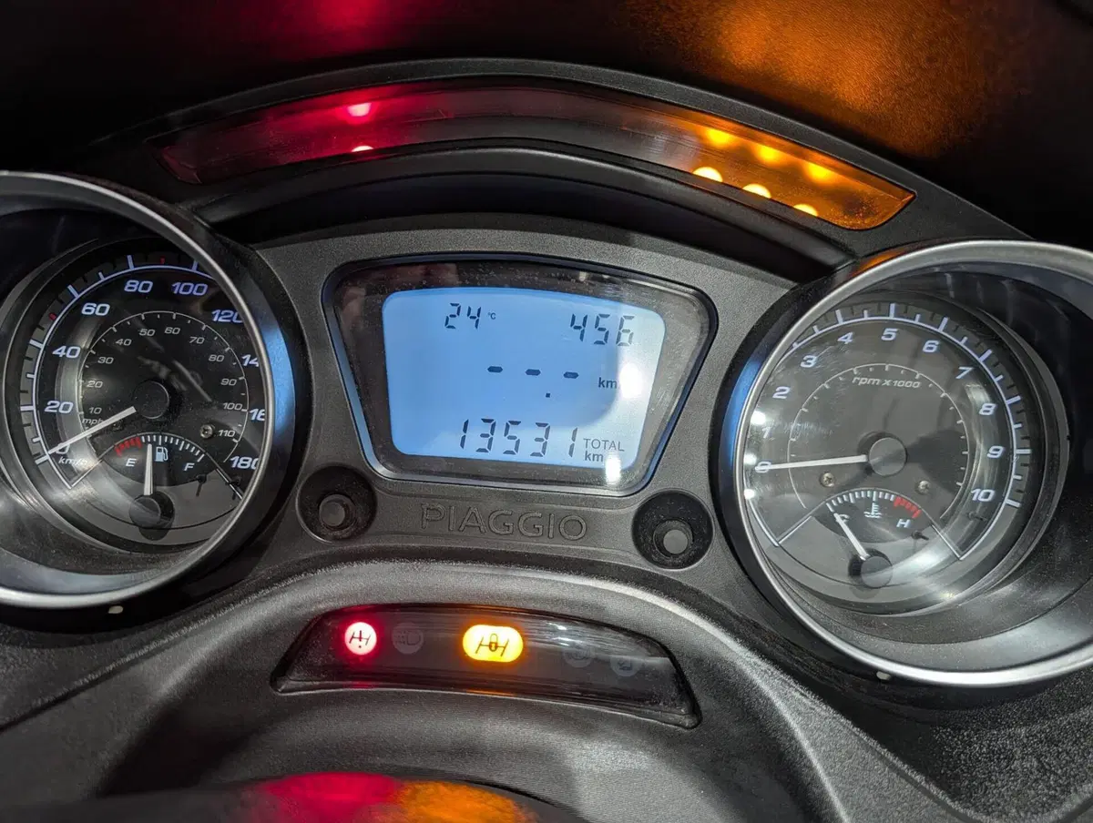 Piaggio MP3 300 ABS Hpe (2021 - 24) (6)