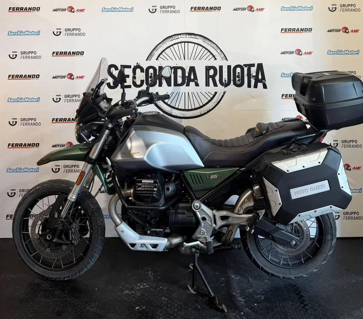 Moto Guzzi V85 TT Centenario (2021 - 22) (2)