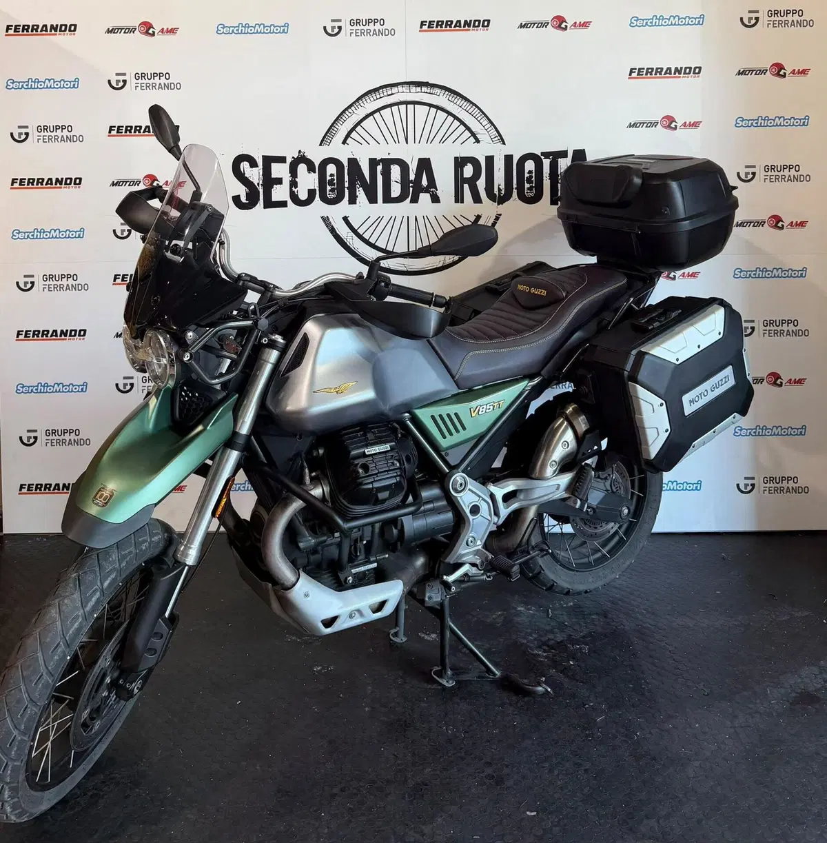 Moto Guzzi V85 TT Centenario (2021 - 22) (4)