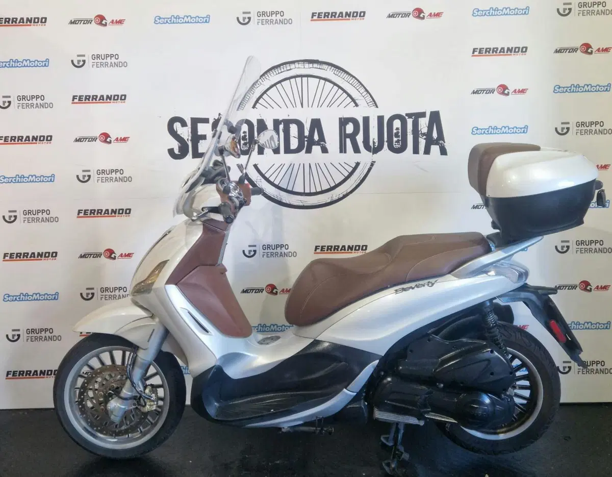 Piaggio Beverly 300 i.e. ABS-ASR (2016 - 20) (2)