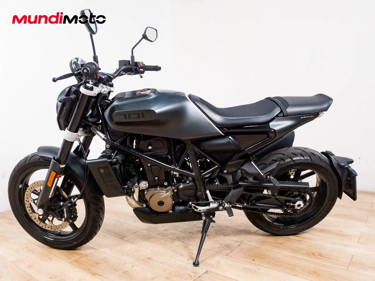 Husqvarna Svartpilen 701 (2019) (6)