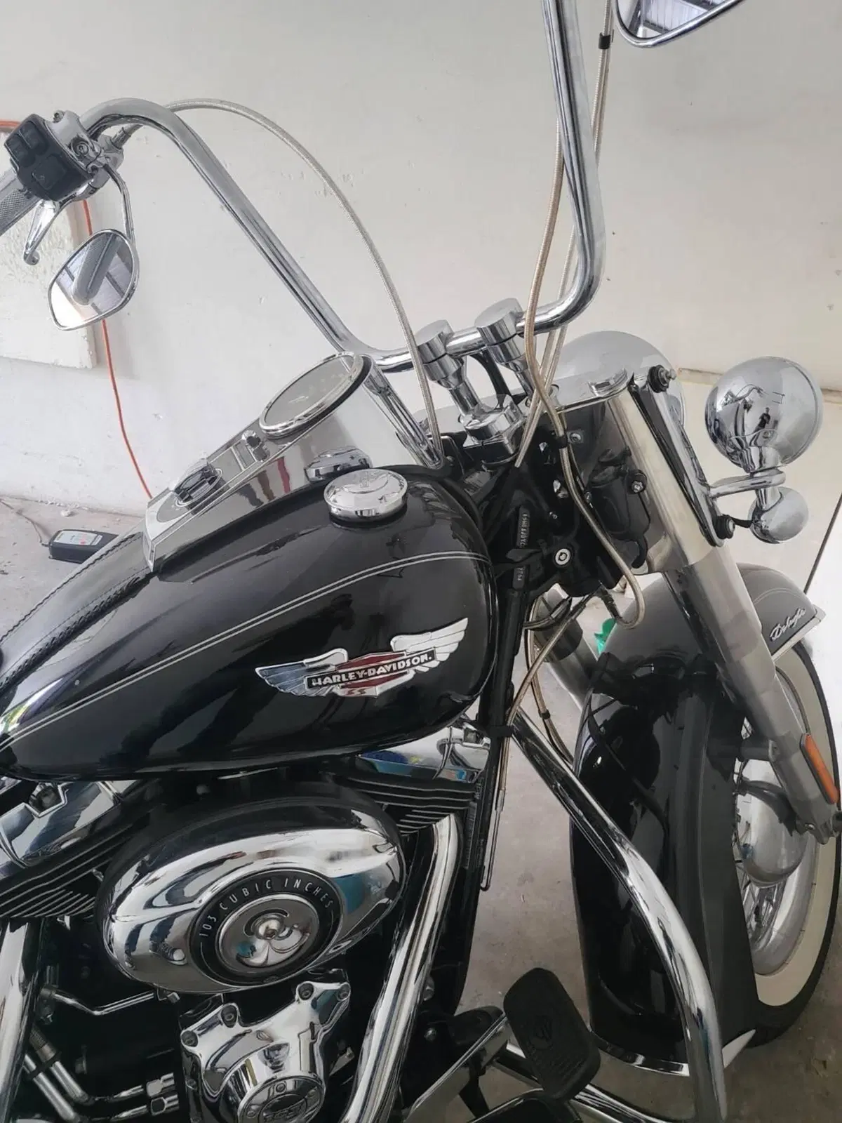 Harley-Davidson 1690 Deluxe ABS (2011 - 16) - FLSTN (7)