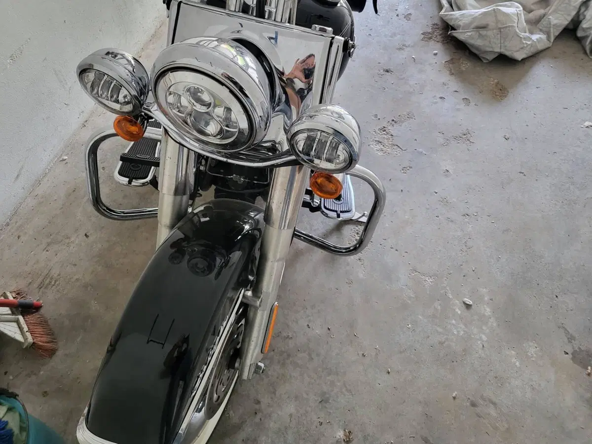 Harley-Davidson 1690 Deluxe ABS (2011 - 16) - FLSTN (9)