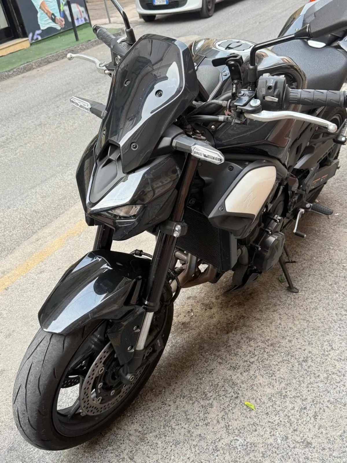 Kawasaki Z 900 (2025 - 26) (5)