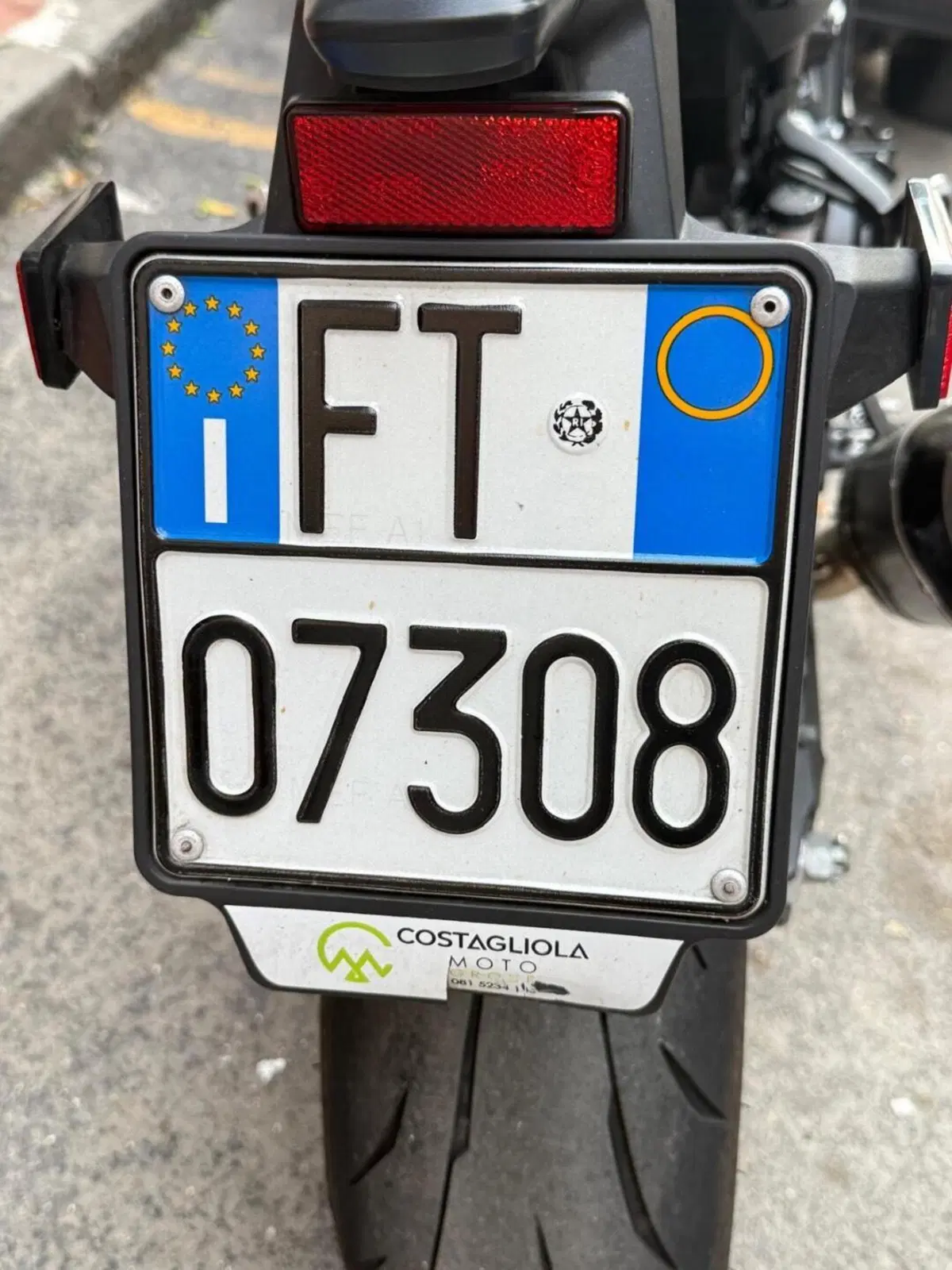 Kawasaki Z 900 (2025 - 26) (8)