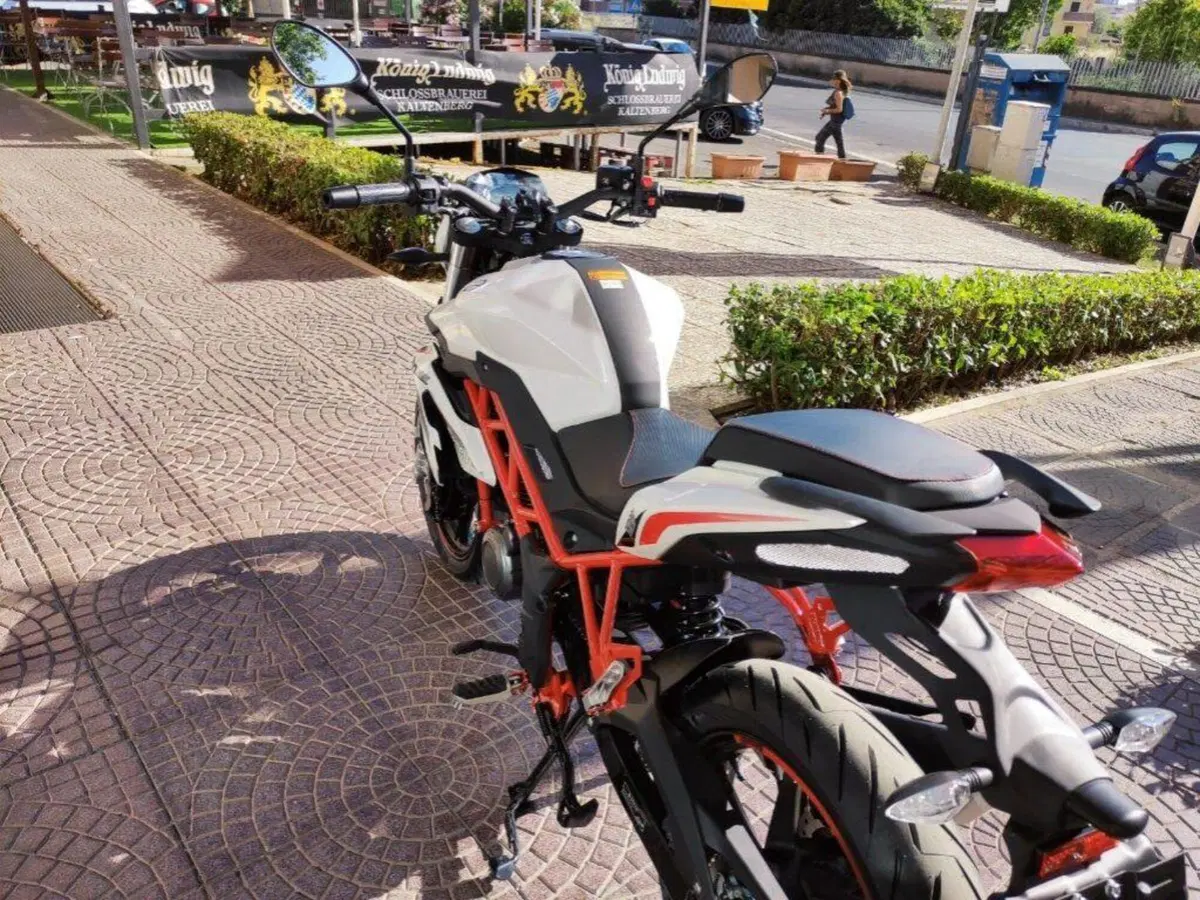 Benelli BN 125 (2021 - 25) (13)