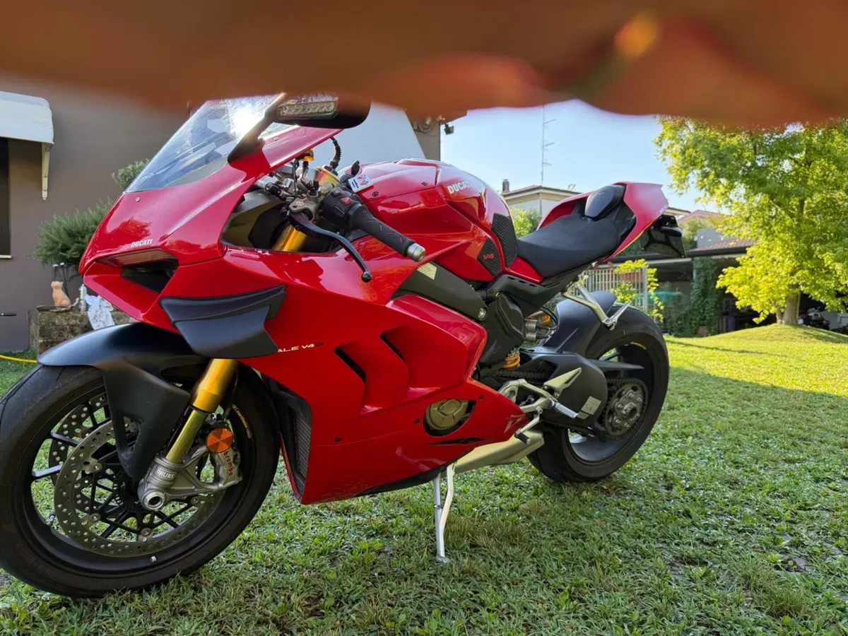 Ducati Panigale V4 S 1100 (2021) (2)
