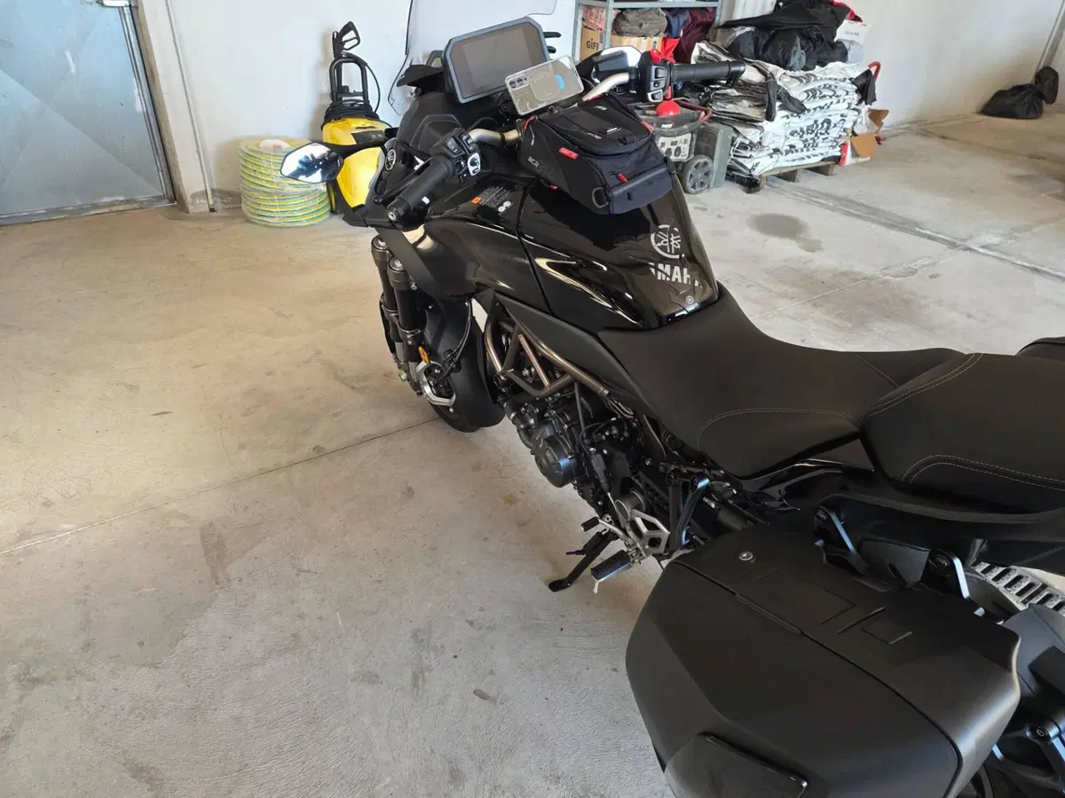 Yamaha Niken 890 GT (2023 - 26) (3)