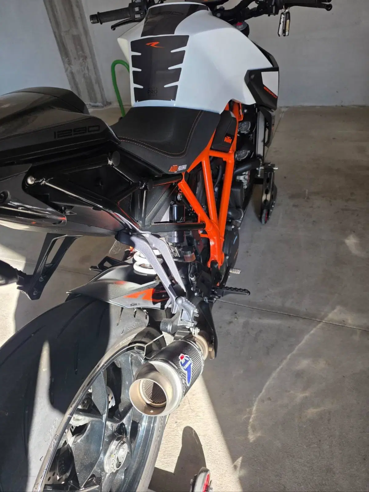 KTM 1290 Super Duke R (2019) (5)