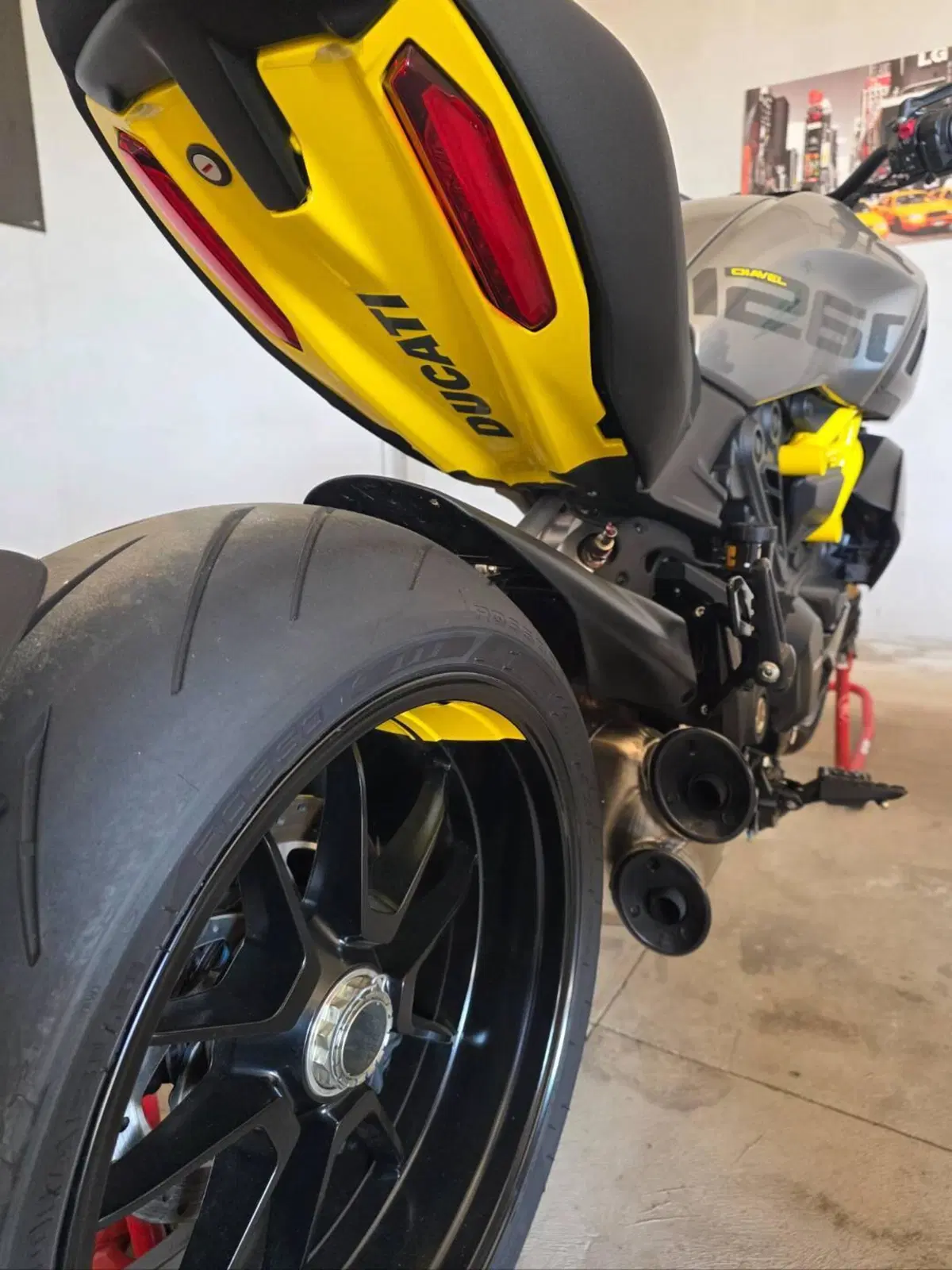 Ducati Diavel 1260 S (2021 - 22) (8)