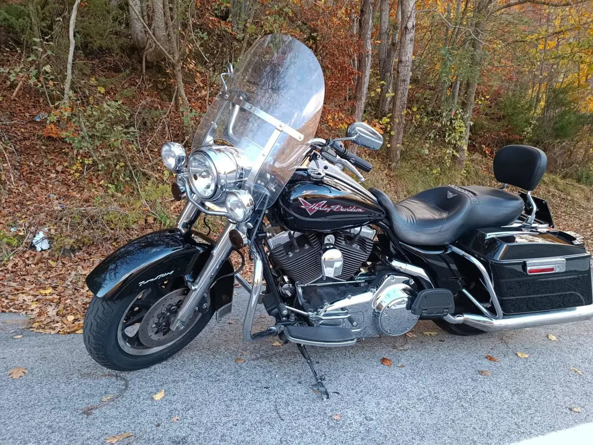 Harley-Davidson Road King CVO (2008) - FLHRSE4 (5)