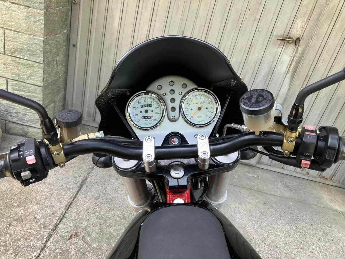 Moto Guzzi V11 Sport (1999 - 02) (4)