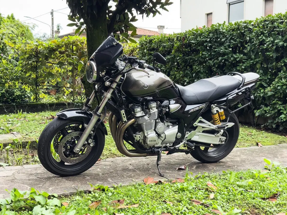 Yamaha XJR 1300 (2006 - 14) (3)