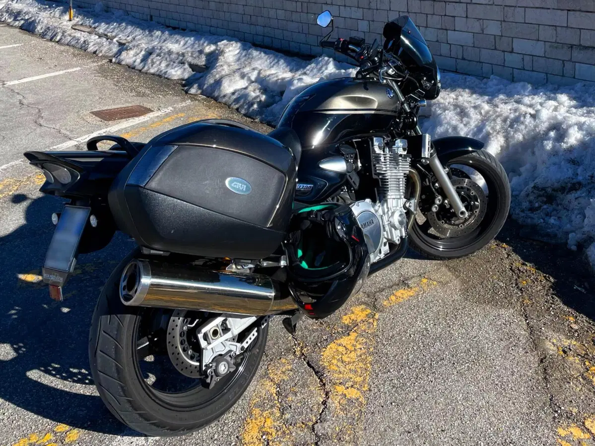 Yamaha XJR 1300 (2006 - 14) (6)