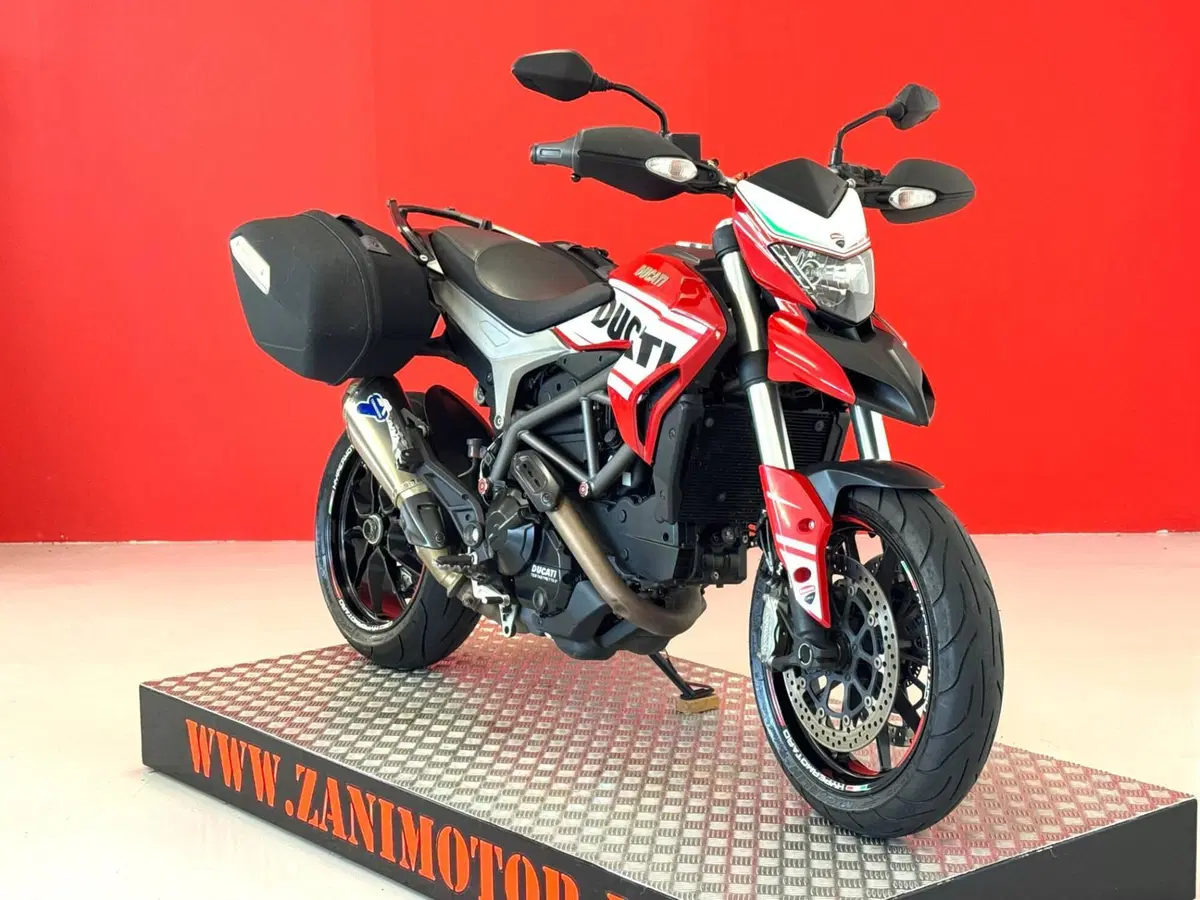 Ducati Hyperstrada 821 (2013 - 15) (2)