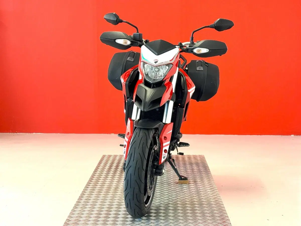Ducati Hyperstrada 821 (2013 - 15) (3)