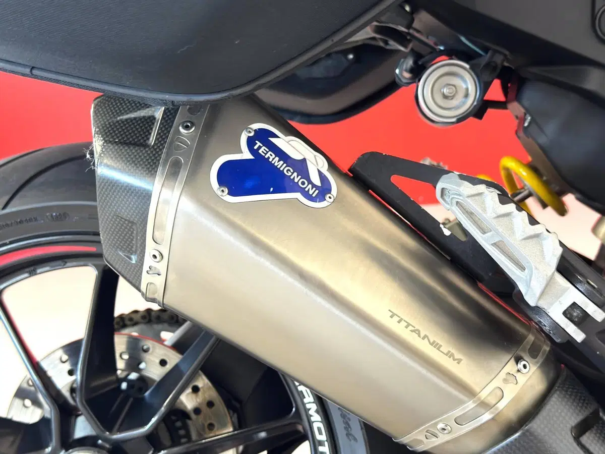 Ducati Hyperstrada 821 (2013 - 15) (11)