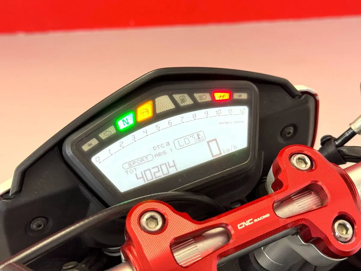 Ducati Hyperstrada 821 (2013 - 15) (18)