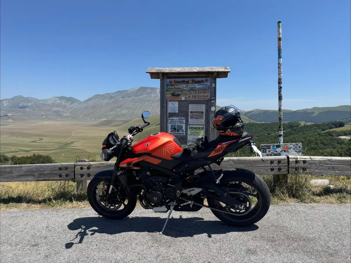 Triumph Street Triple 765 R (2023 - 26)