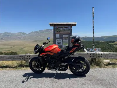 Triumph Street Triple 765 R (2023 - 26) usata