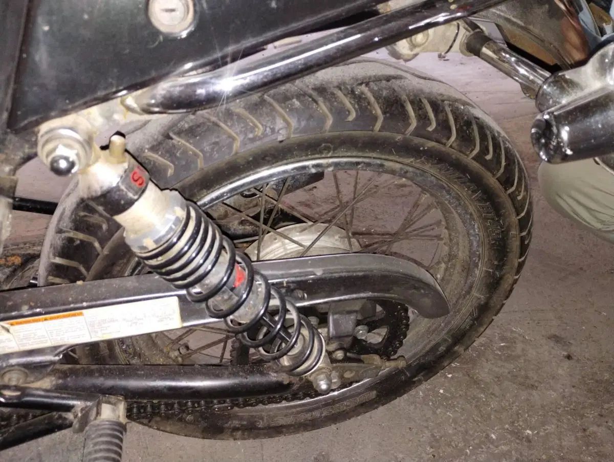 Suzuki TU 250 X (1997 - 03) (7)