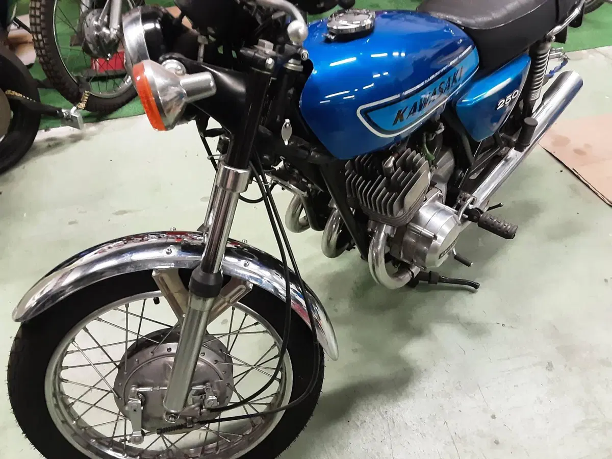 Kawasaki h1 250 (6)