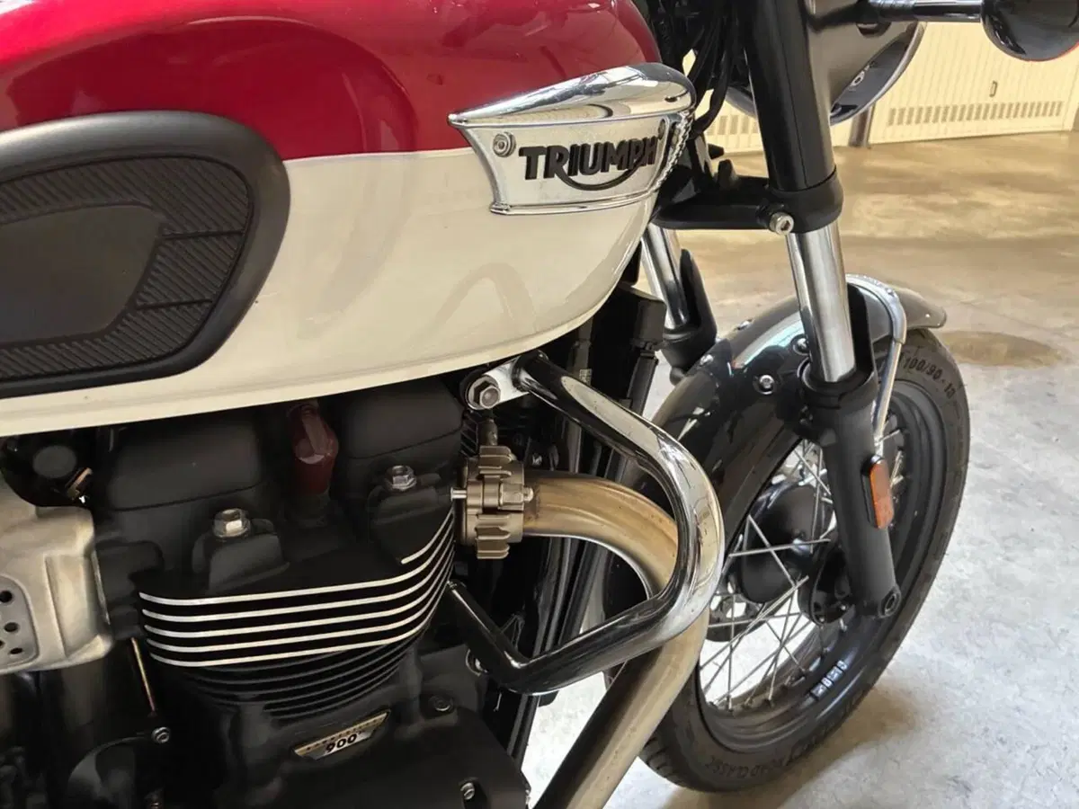 Triumph Bonneville T100 (2021 - 25) (5)