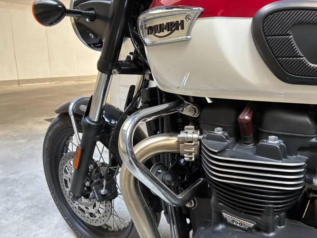 Triumph Bonneville T100 (2021 - 25) (7)