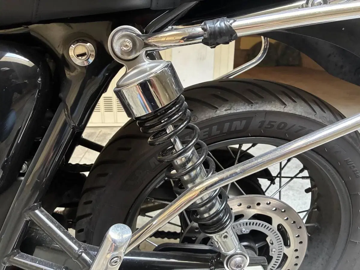 Triumph Bonneville T100 (2021 - 25) (8)