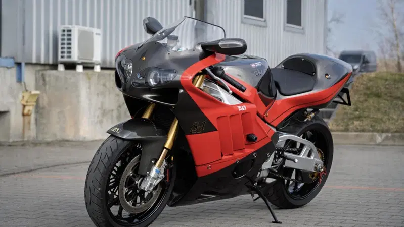 Yoshimura Tornado S-1: in vendita una delle sole 50 rarissime superbike del 2002