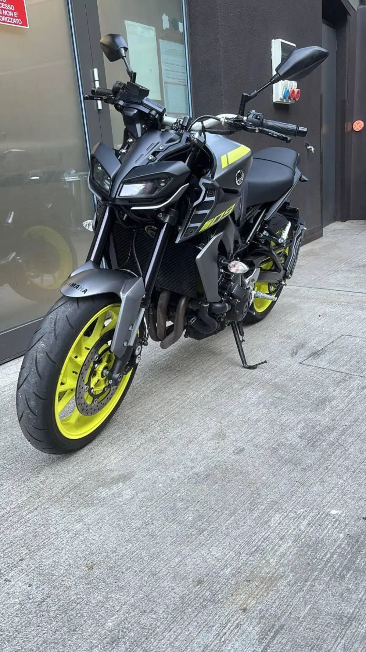 Yamaha MT-09 (2017 - 20) (8)