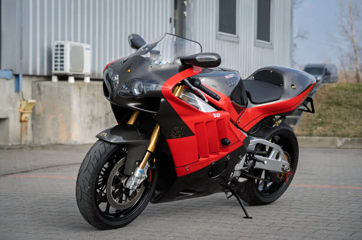 Yoshimura Tornado S-1: in vendita una delle sole 50 rarissime superbike del 2002