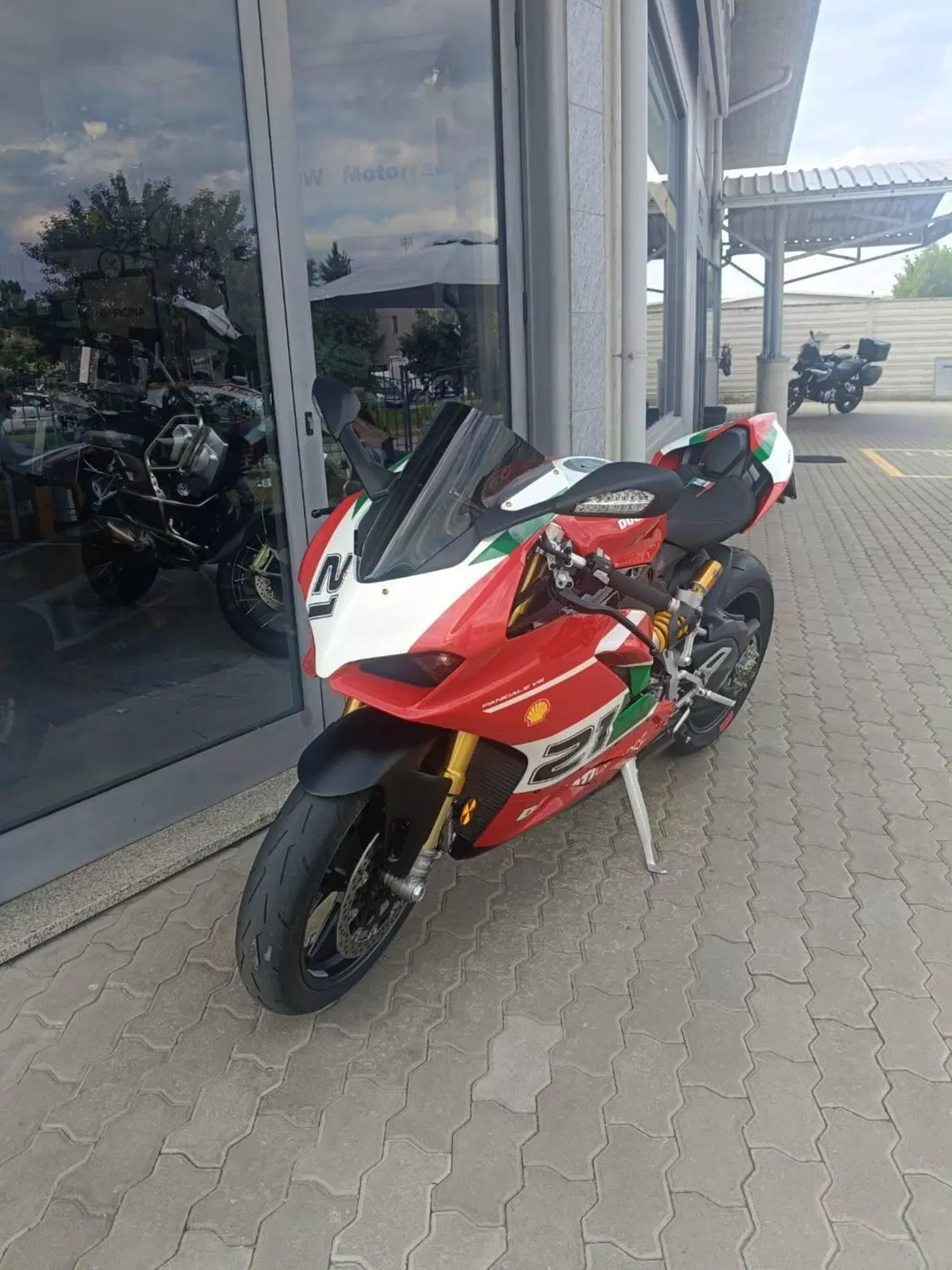 Ducati Panigale V2 Bayliss 1st Championship 20th Anniversary (2021 - 24) (2)