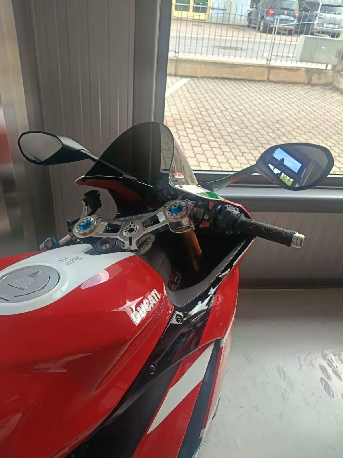 Ducati Panigale V2 Bayliss 1st Championship 20th Anniversary (2021 - 24) (4)