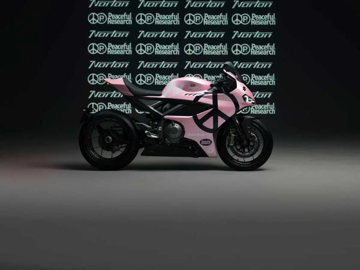 Norton Manx R: nasce la one-off in collaborazione con Peaceful Research