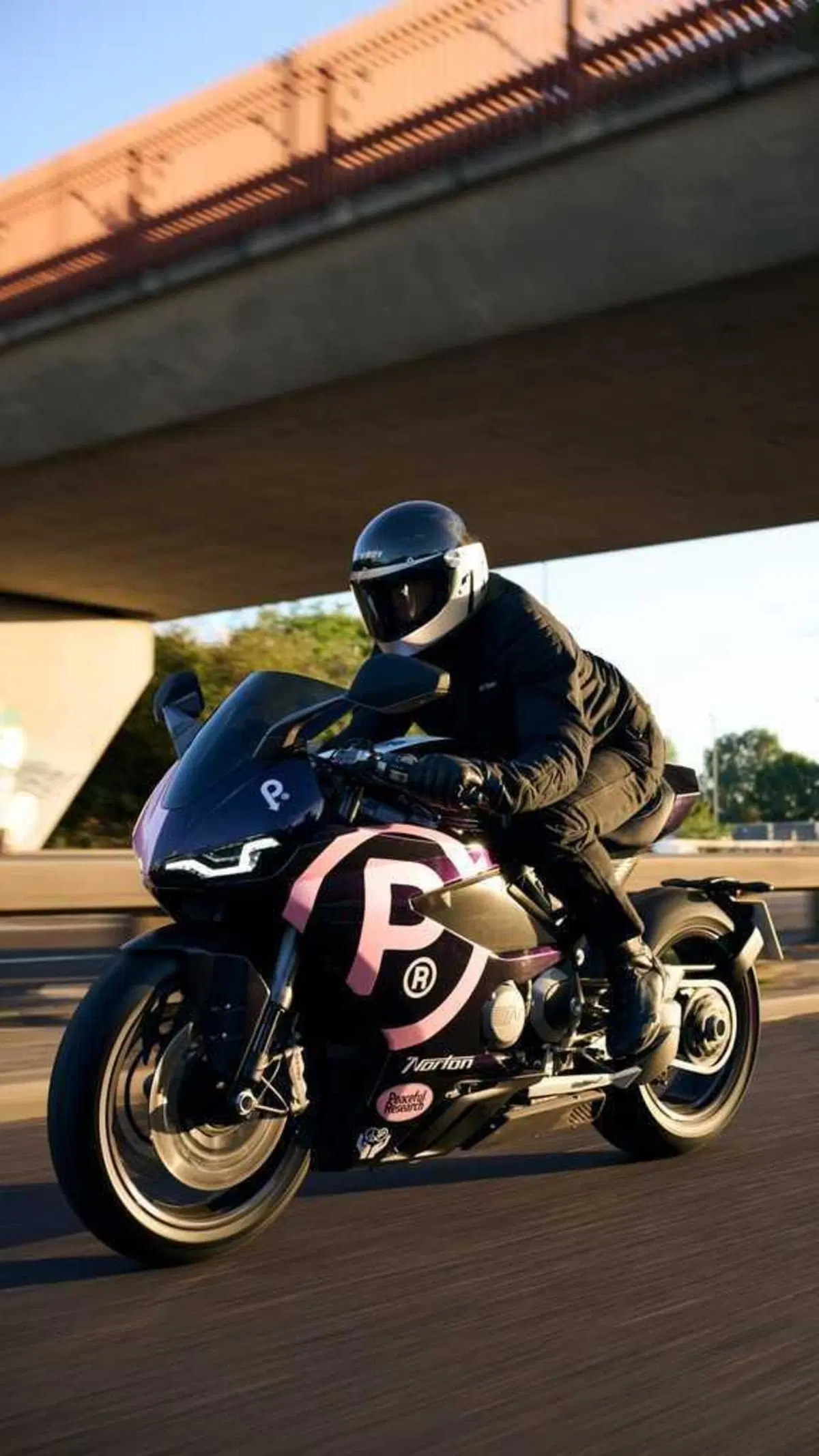 Norton Manx R: nasce la one-off in collaborazione con Peaceful Research (8)