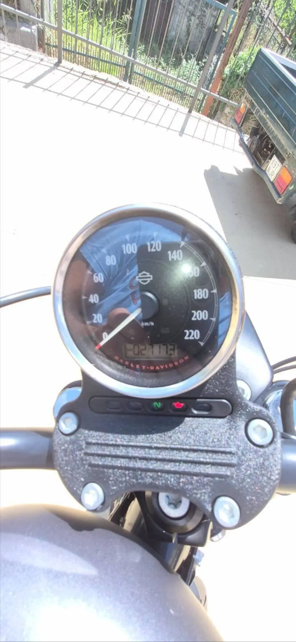 Harley-Davidson 883 Iron (2014 - 16) - XL 883N (3)