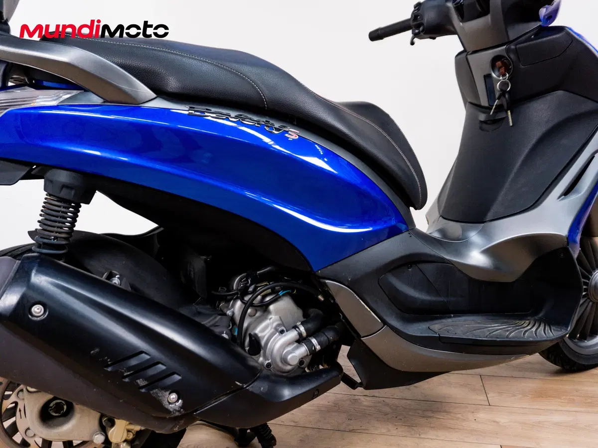 Piaggio Beverly 300 ABS-ASR (2021 - 25) (4)