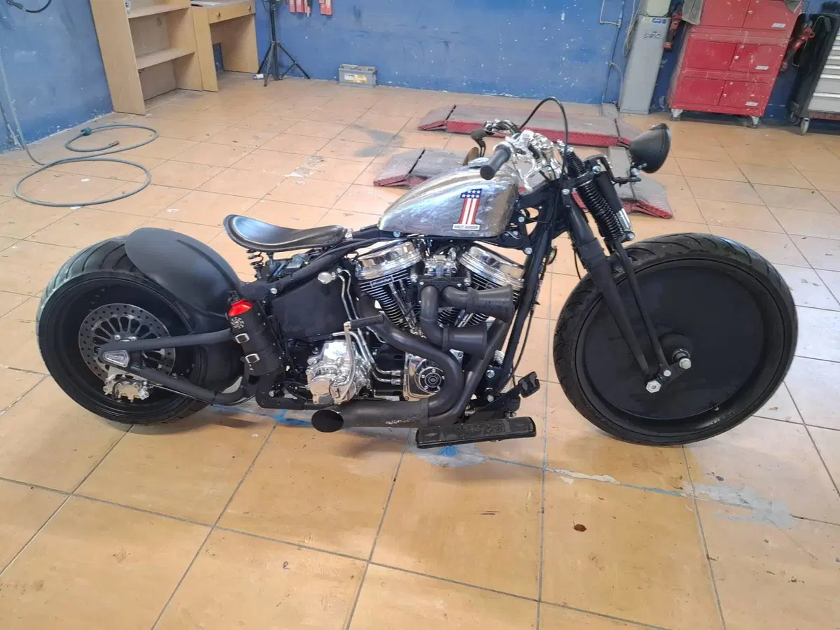 Harley-Davidson 1450 Heritage Springer (2000 - 03) - FLSTS (2)