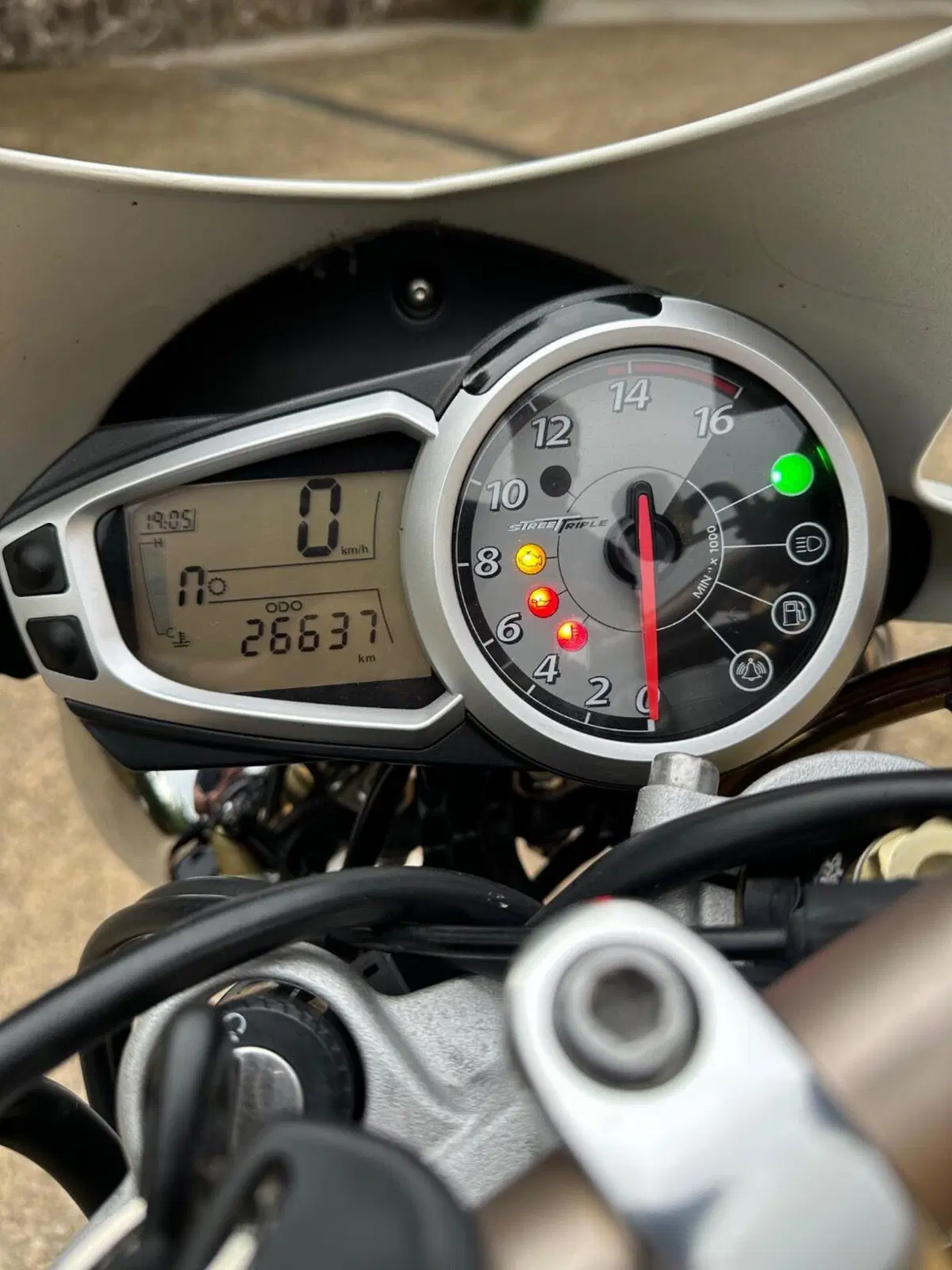 Triumph Street Triple (2007 - 12) (5)