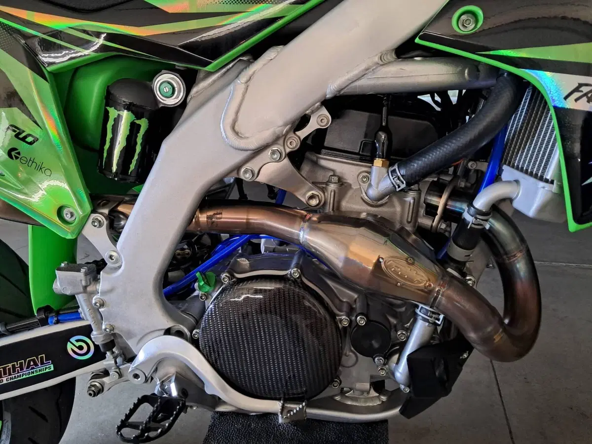 Kawasaki KX450F (2023) (5)