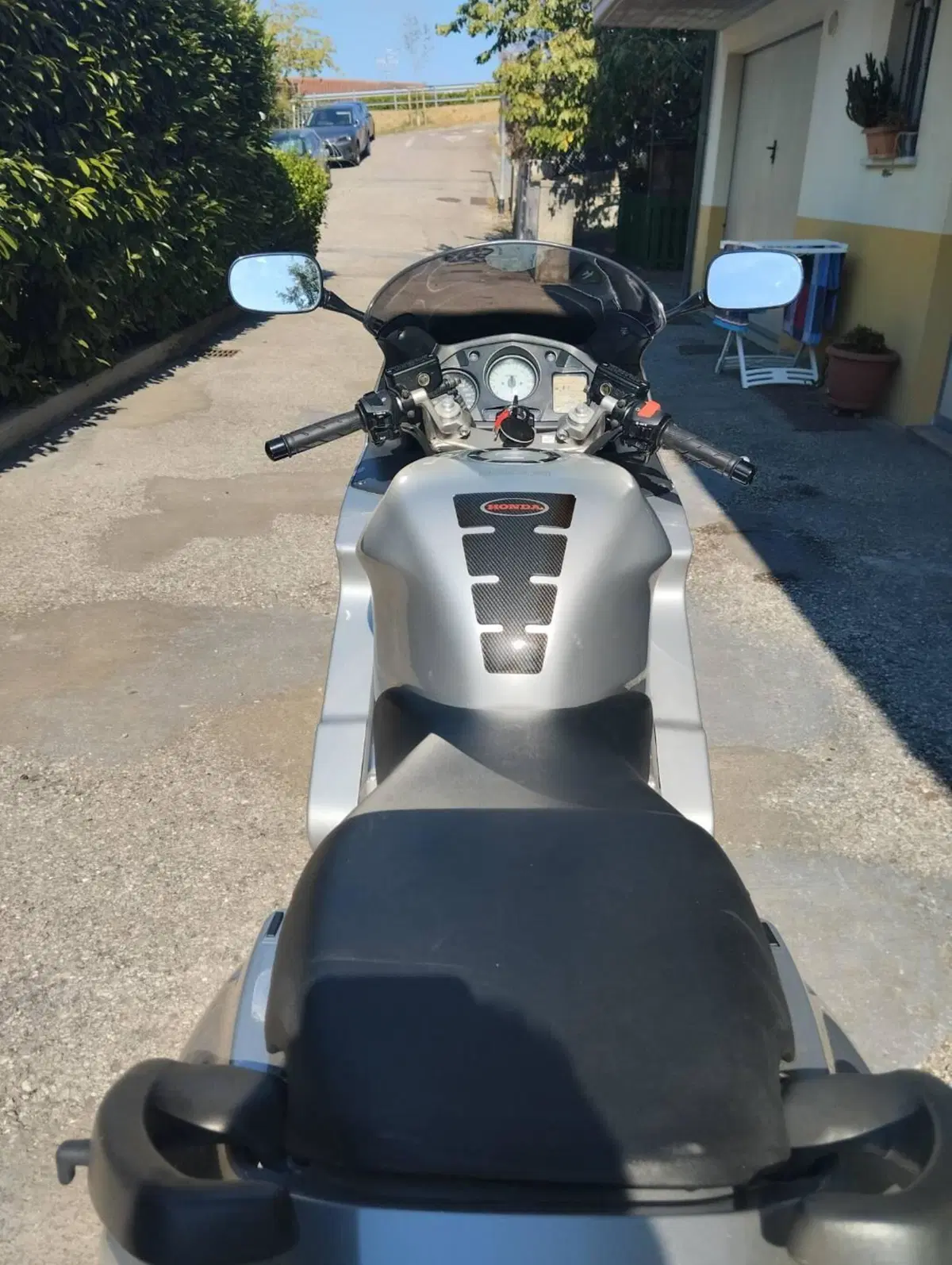Honda VFR 800 (1998 - 01) (3)